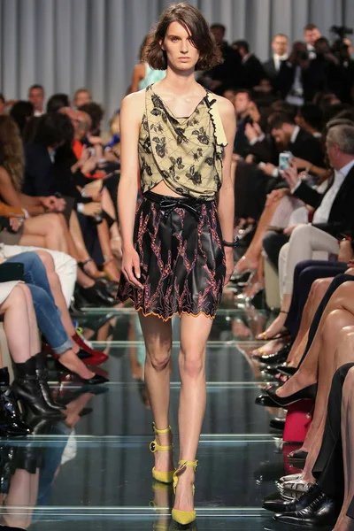 Look 44